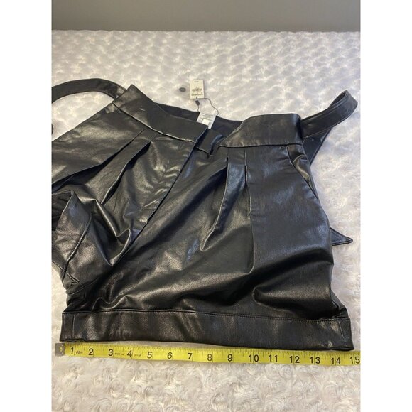 Express Women's Black High Waisted Faux Leather Belted Paperbag Shorts Size 12 - Picture 6 of 9